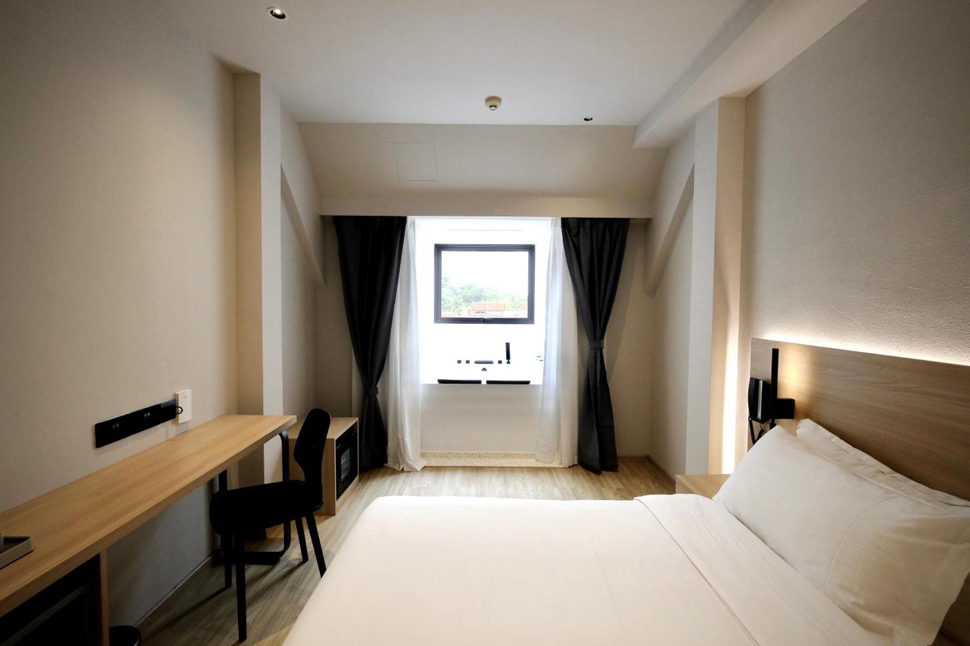 Rest Bugis Hotel 4*