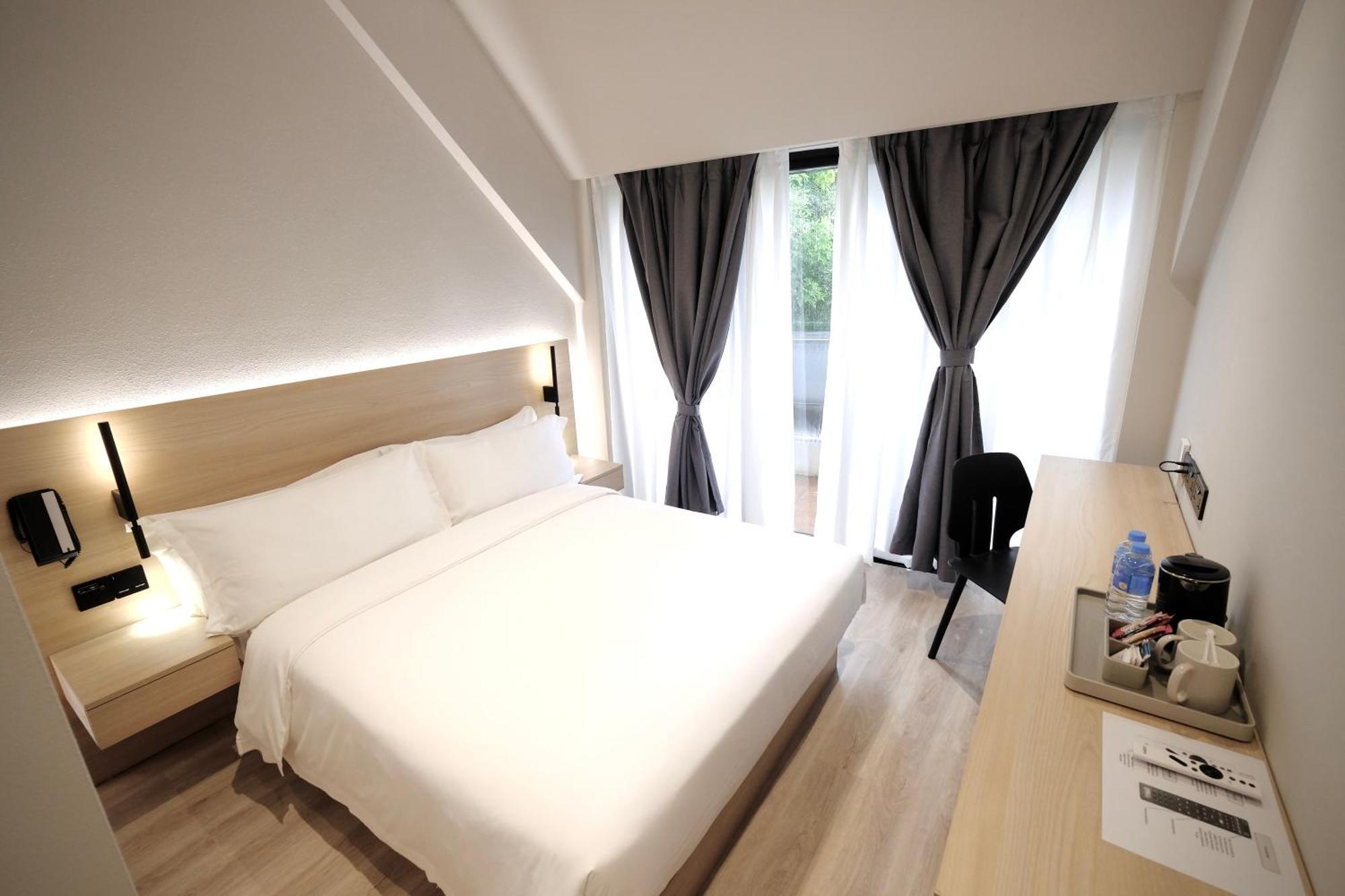 Rest Bugis Hotel