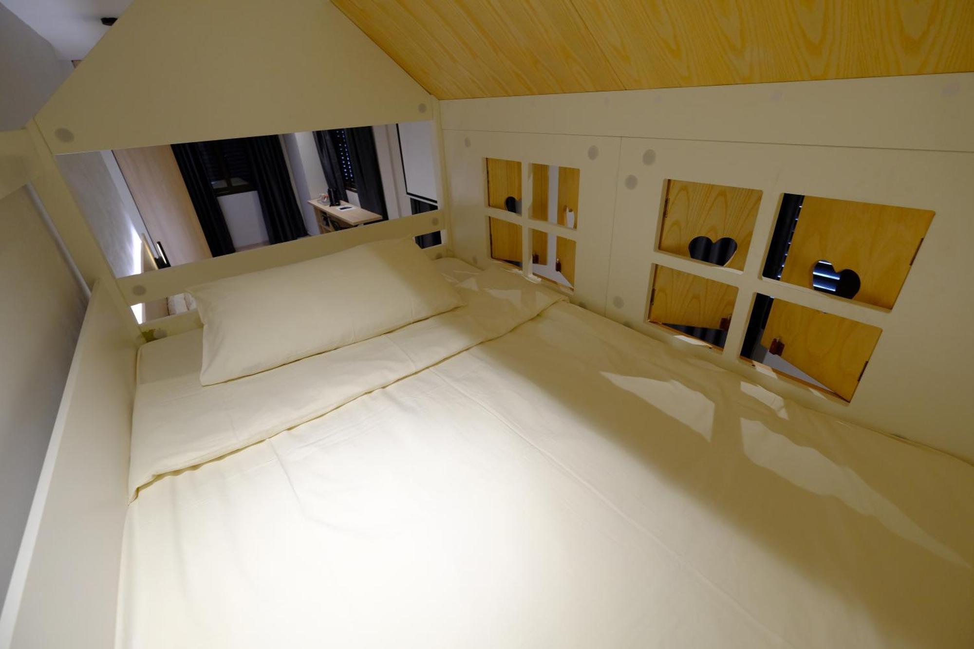 Hotel Rest Bugis 4*