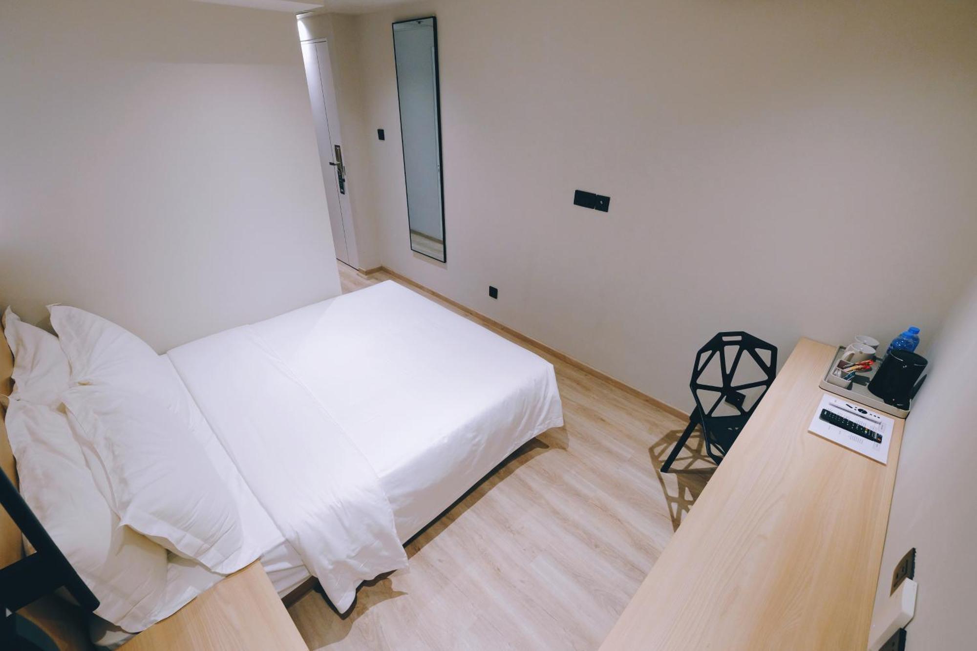 Hotel Rest Bugis 4*