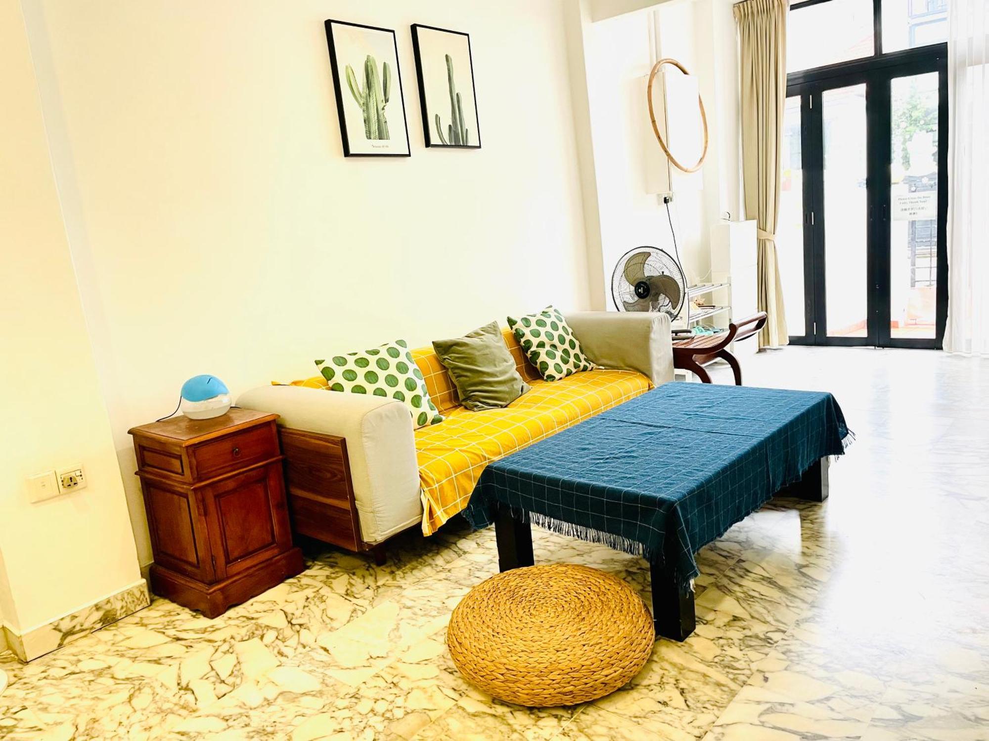 Convenient Rare House In Apartment *