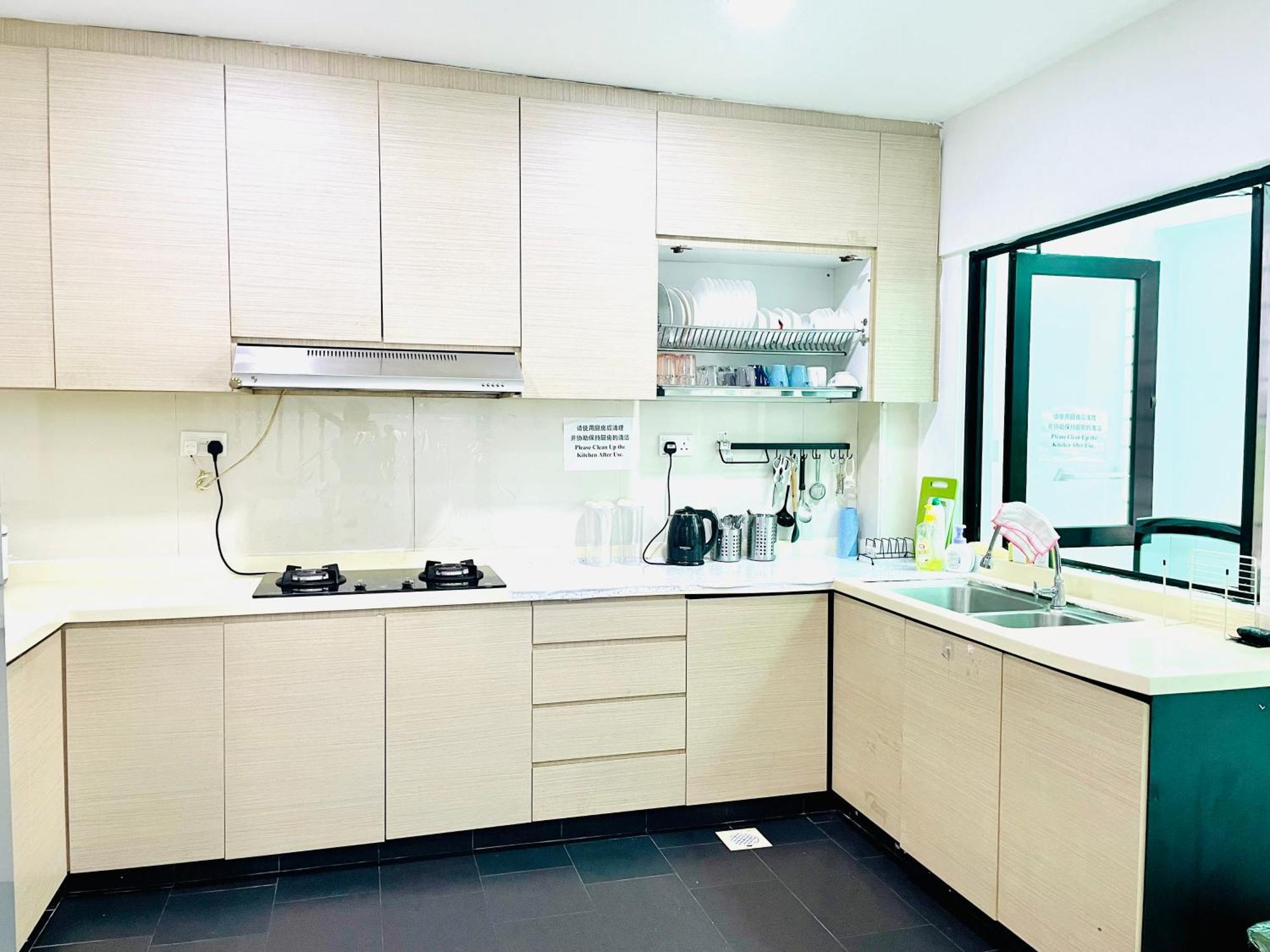 Convenient Rare House In Apartment