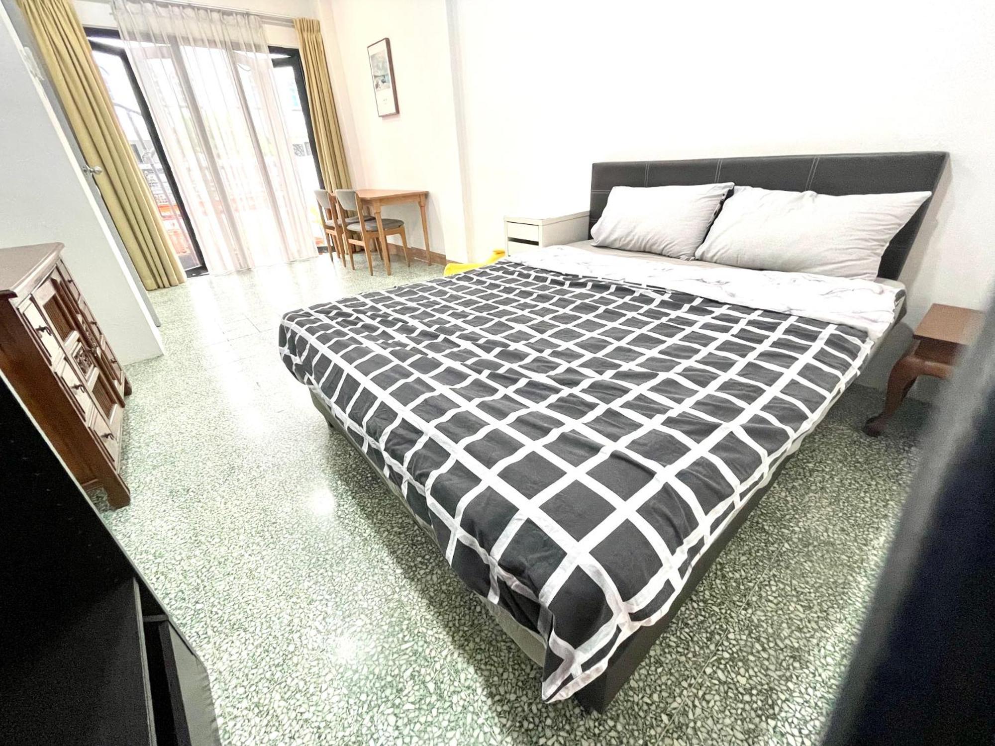 Apartment Convenient Rare House In