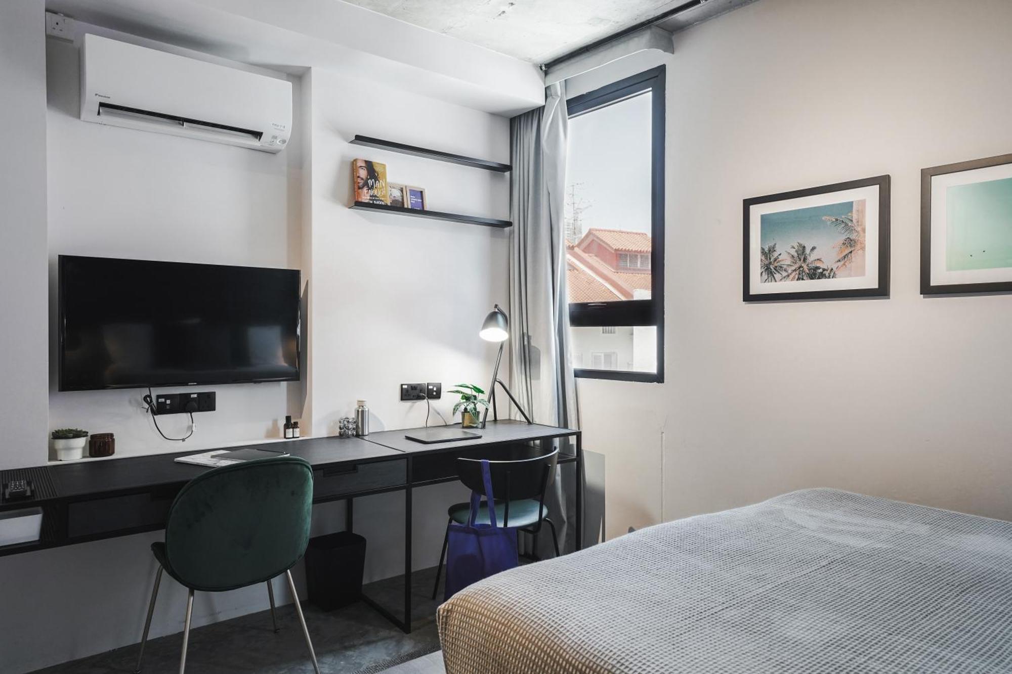 Apartment Base Residences Gemmil Lane