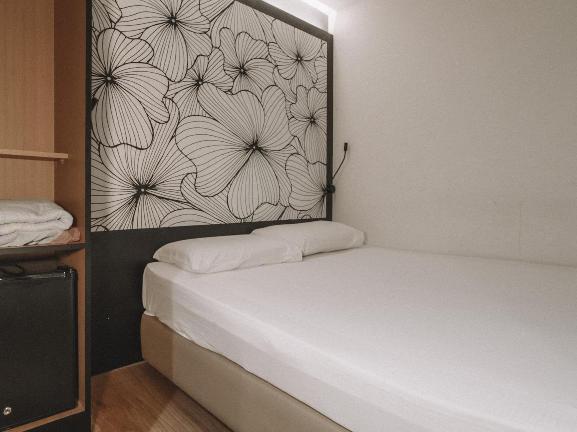 Hi Dot Hotel