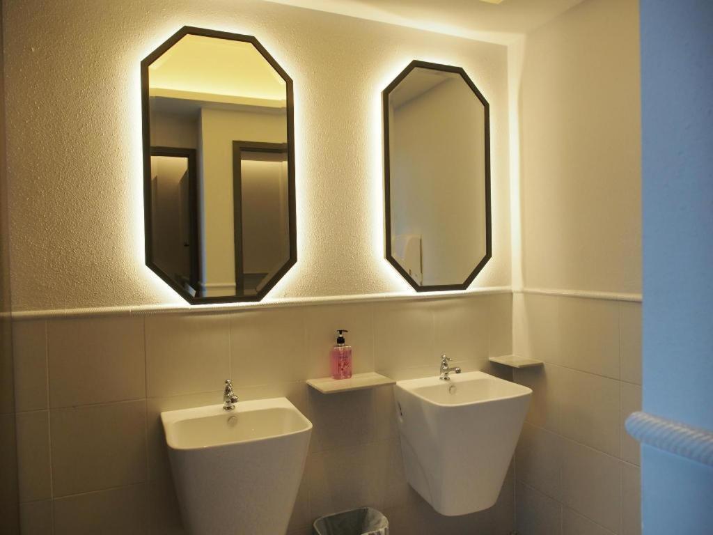 Aqueen Heritage Little India Hotel