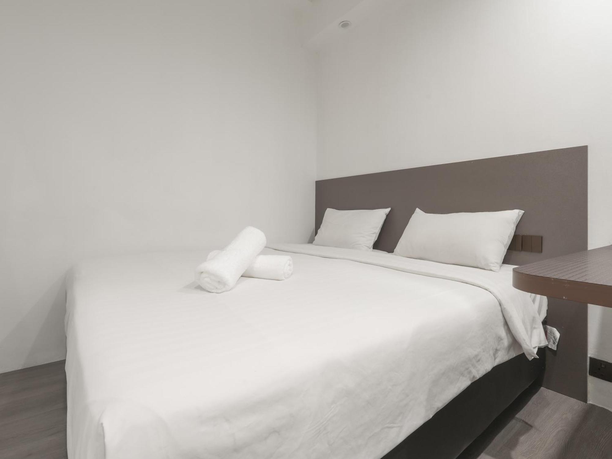 A Dickson, From 9pm To 8am Hotel