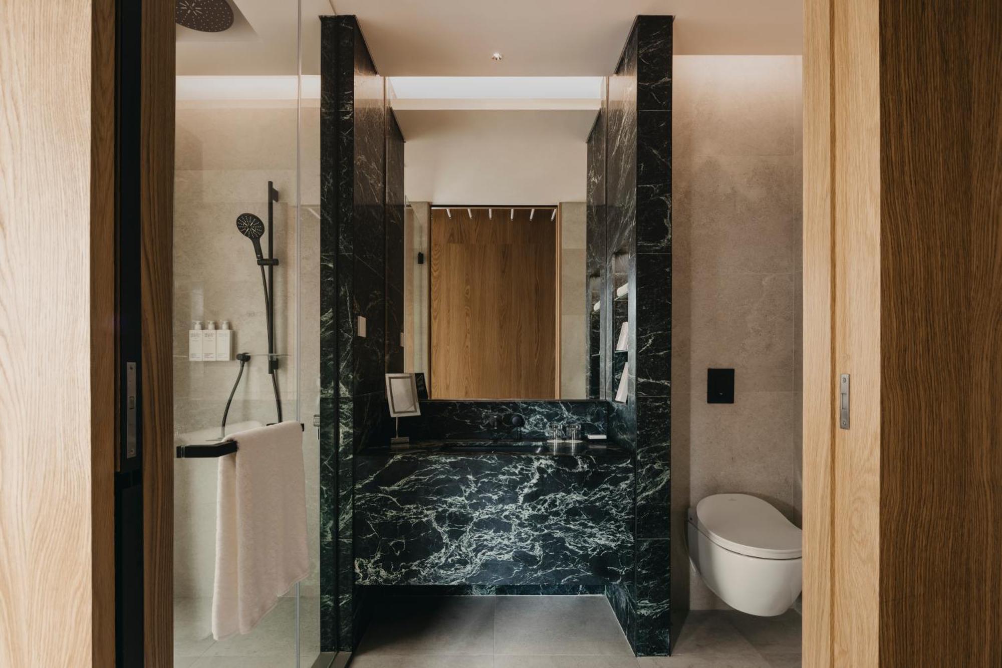 Mondrian Duxton Hotel