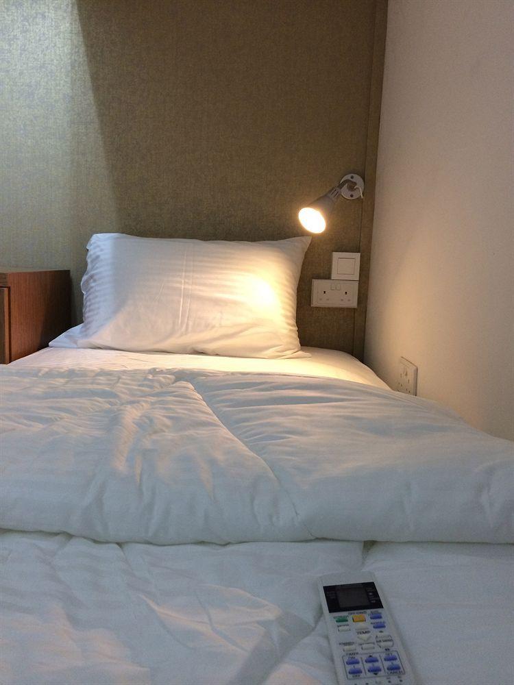 D & E Pte Ltd * Singapore