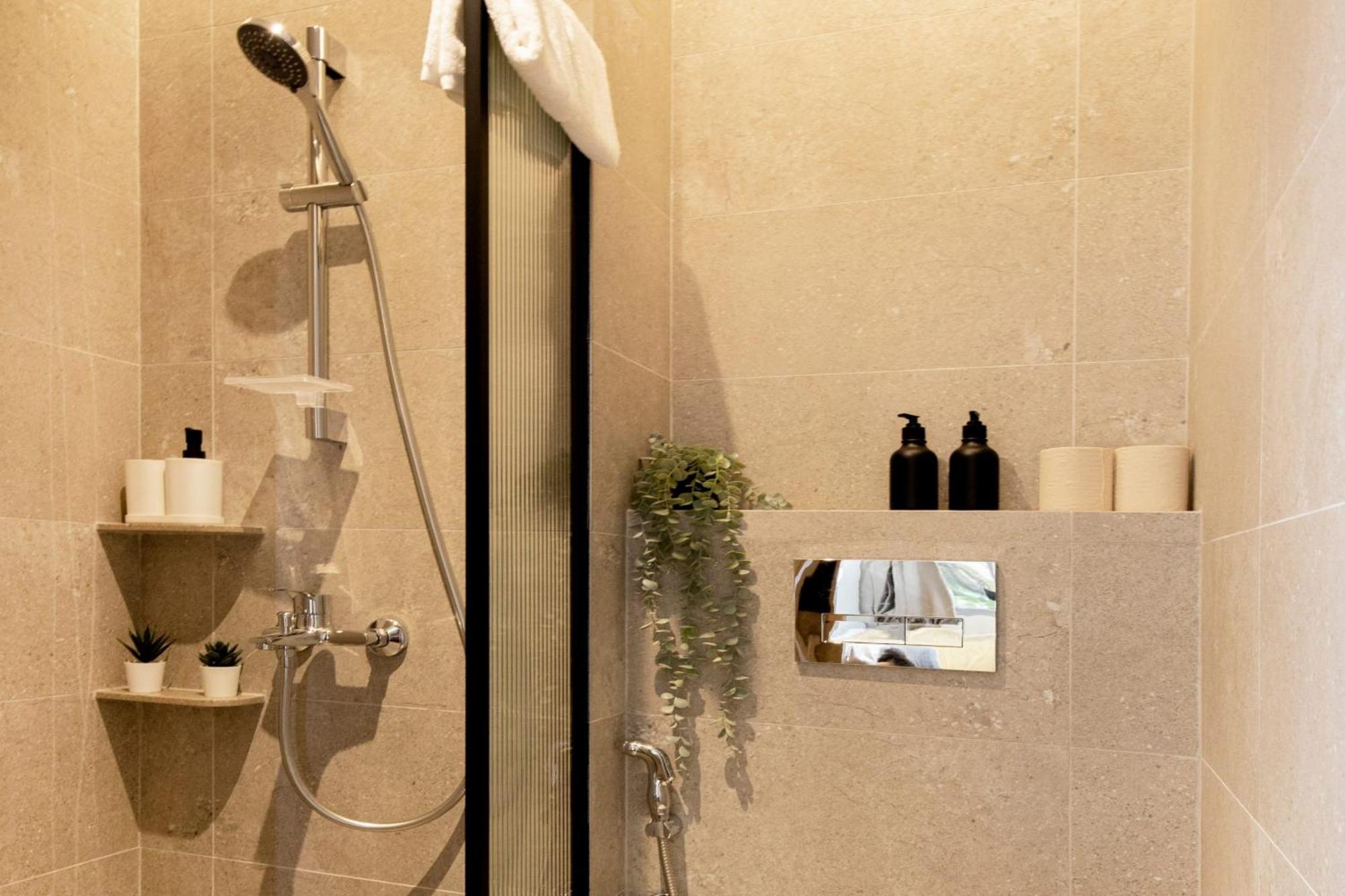 Coliwoo Orchard - Coliving Singapore