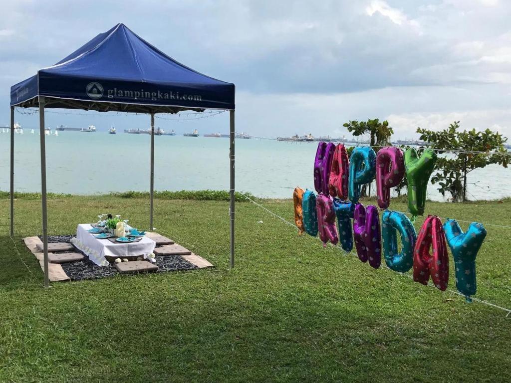 Hotel Glamping Kaki Singapore