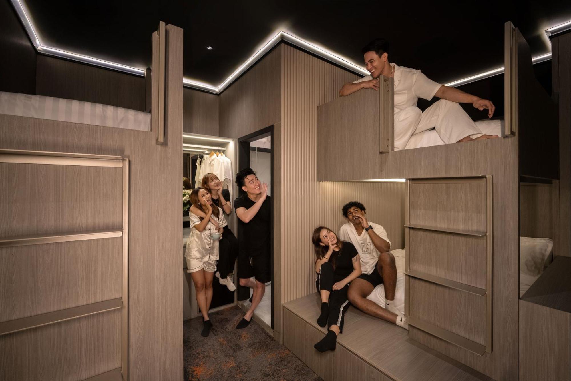 Hostel Cube Social Boutique Capsule At Boat Quay Singapore