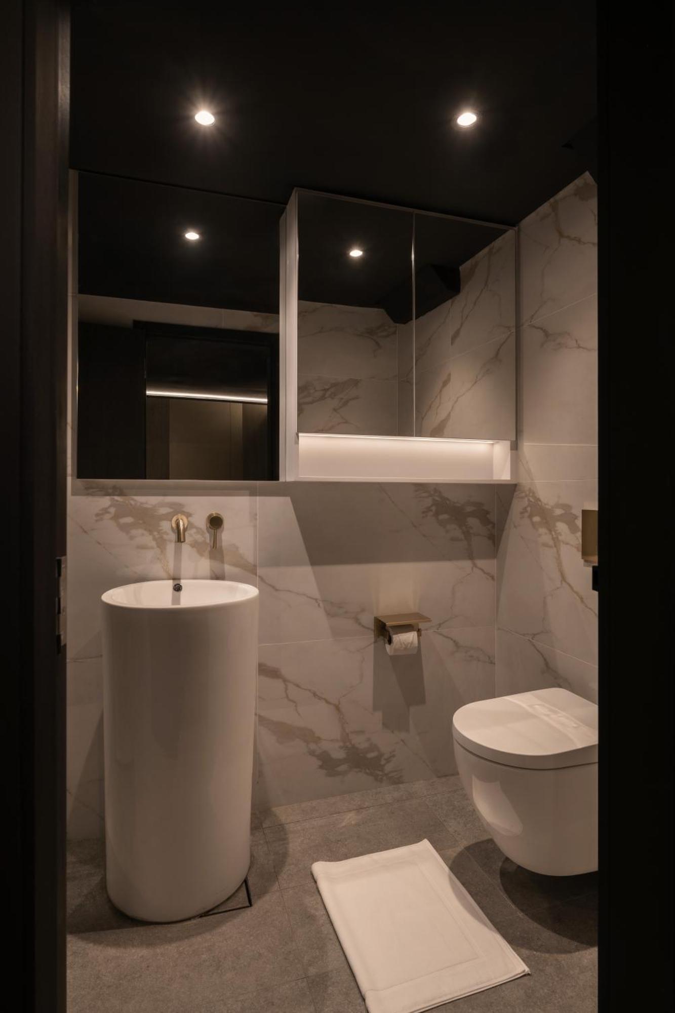 Cube Social Boutique Capsule At Boat Quay Hostel Singapore