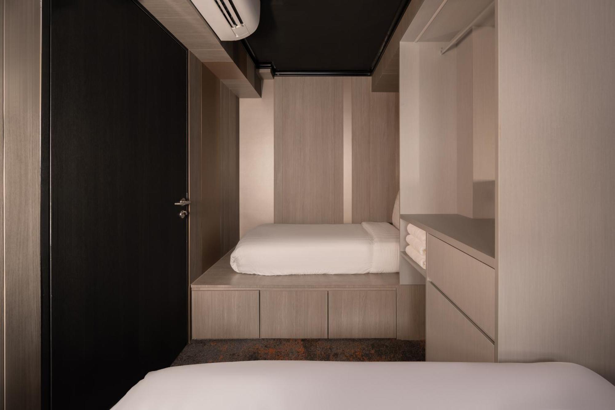 Hostel Cube Social Boutique Capsule At Boat Quay Singapore