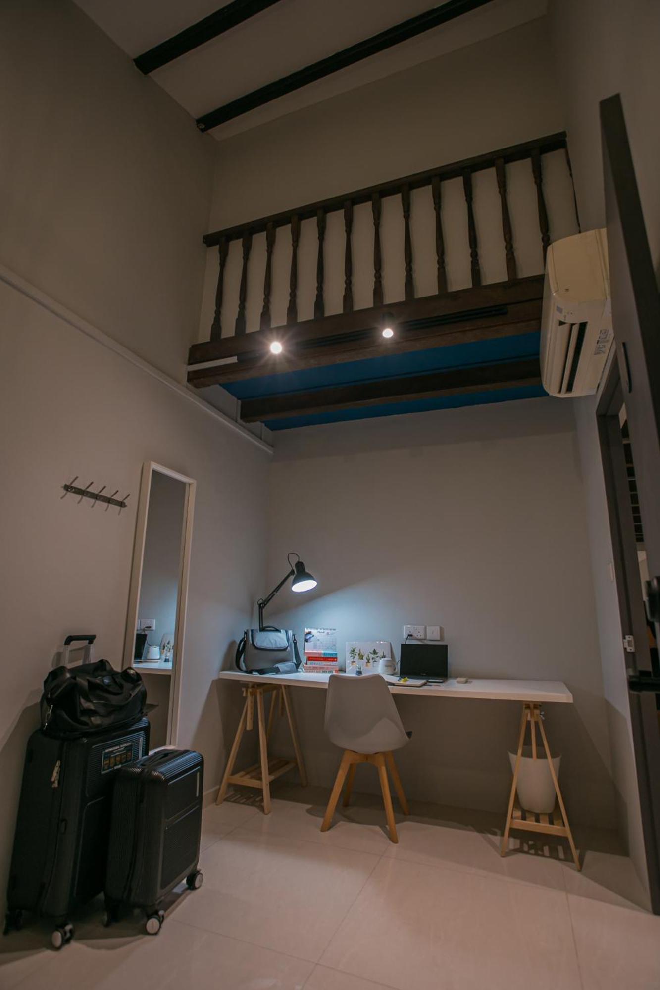 Hostel Bluewaters Collab Quarters *