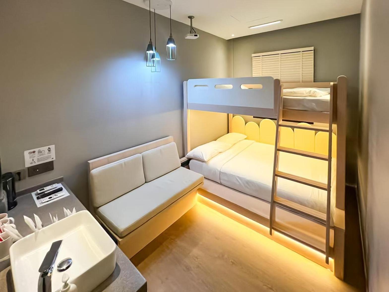 Rest Chinatown 3*