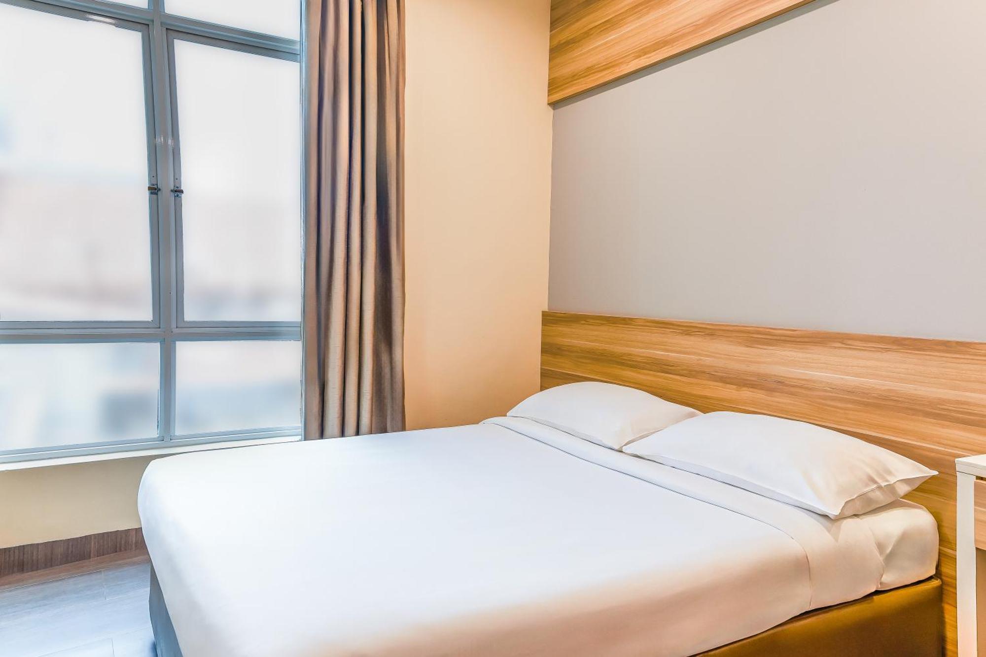 Hotel 81 Dickson 2*