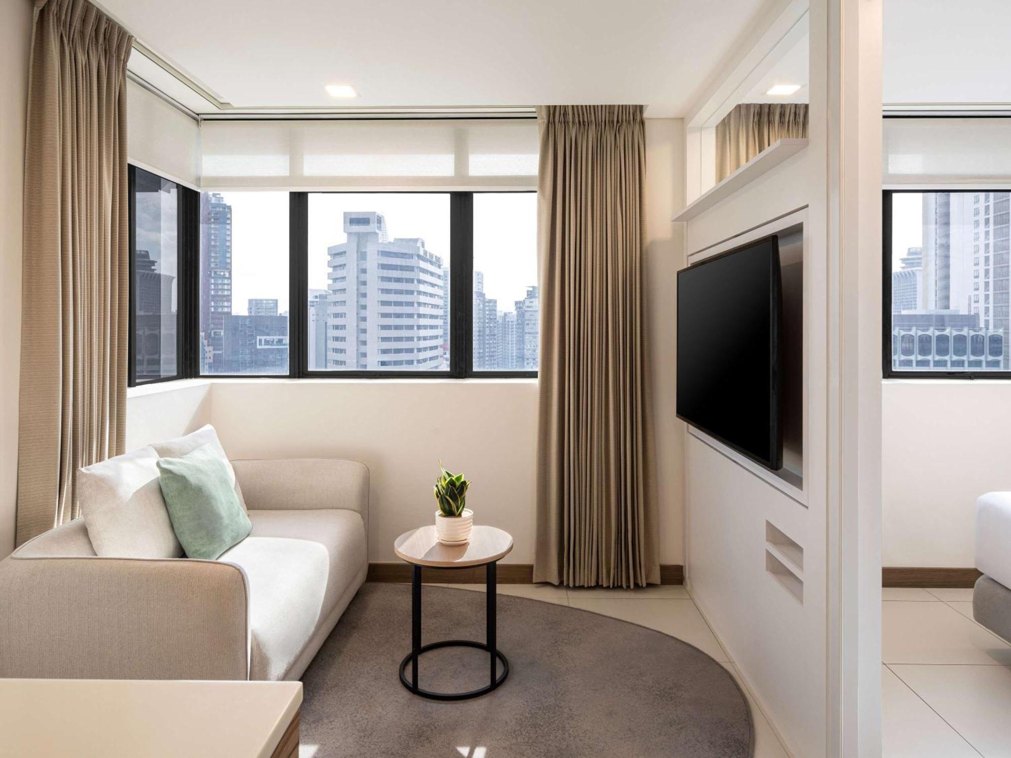 Aparthotel Novotel Living Orchard 4*