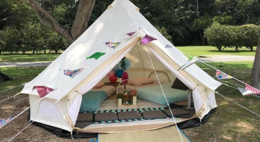 Hotel Glamping Kaki Singapore