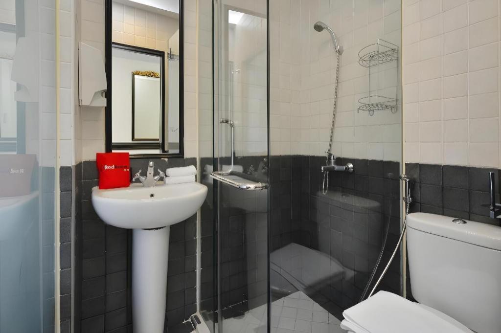 Hotel Reddoorz Near Marine Parade Singapura