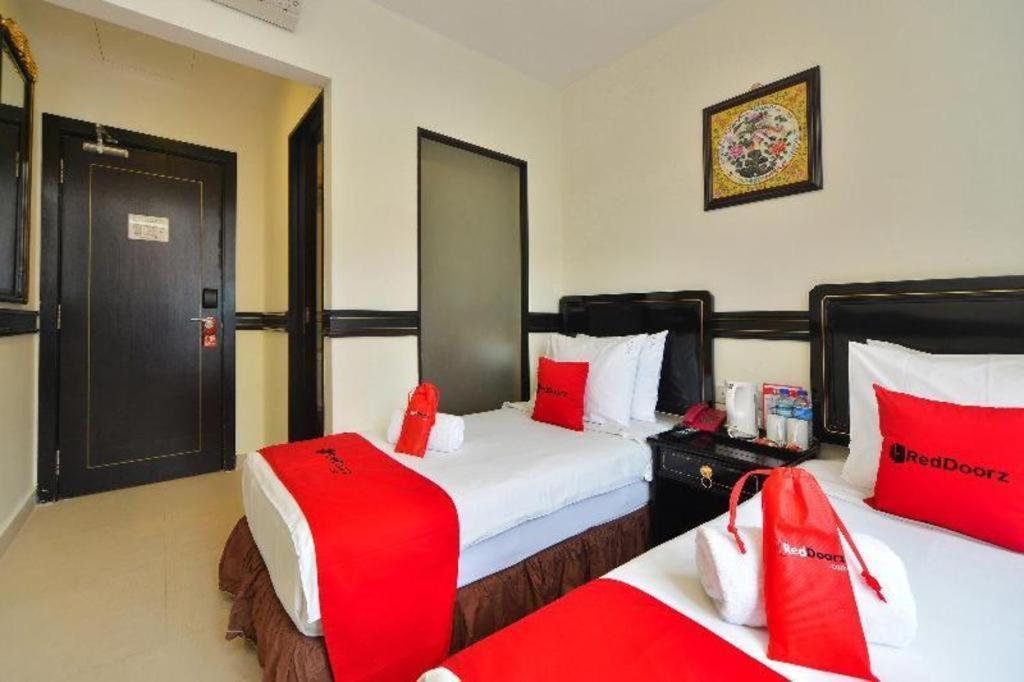 Reddoorz Near Marine Parade 3* Singapura