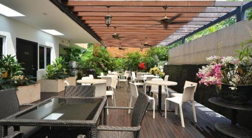 Reddoorz Near Marine Parade