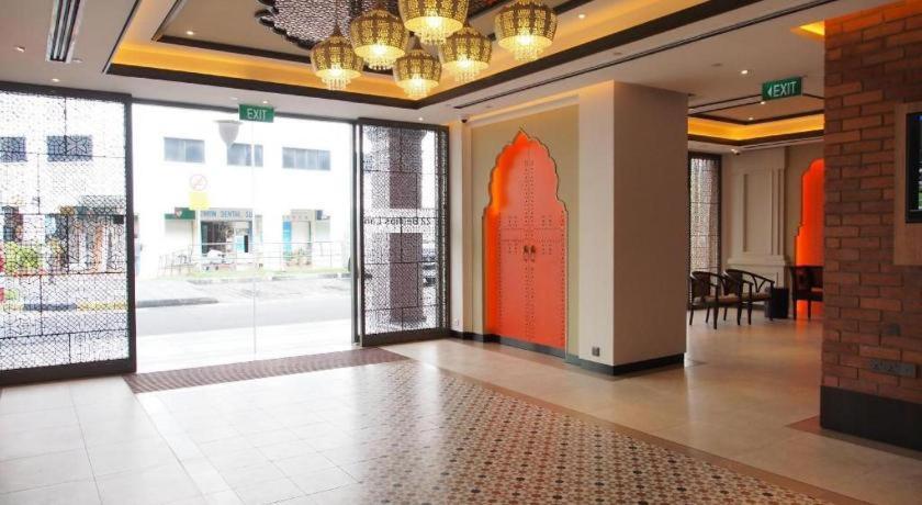 Aqueen Heritage Little India Hotel 3*