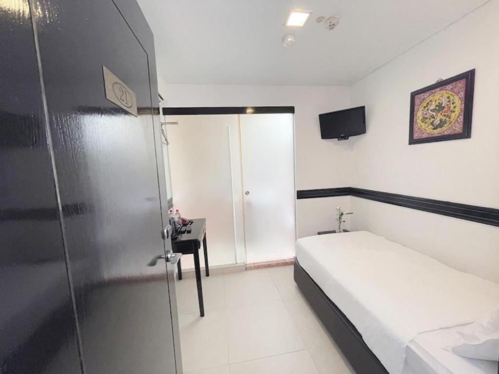 Hotel Reddoorz Near Marine Parade Singapura