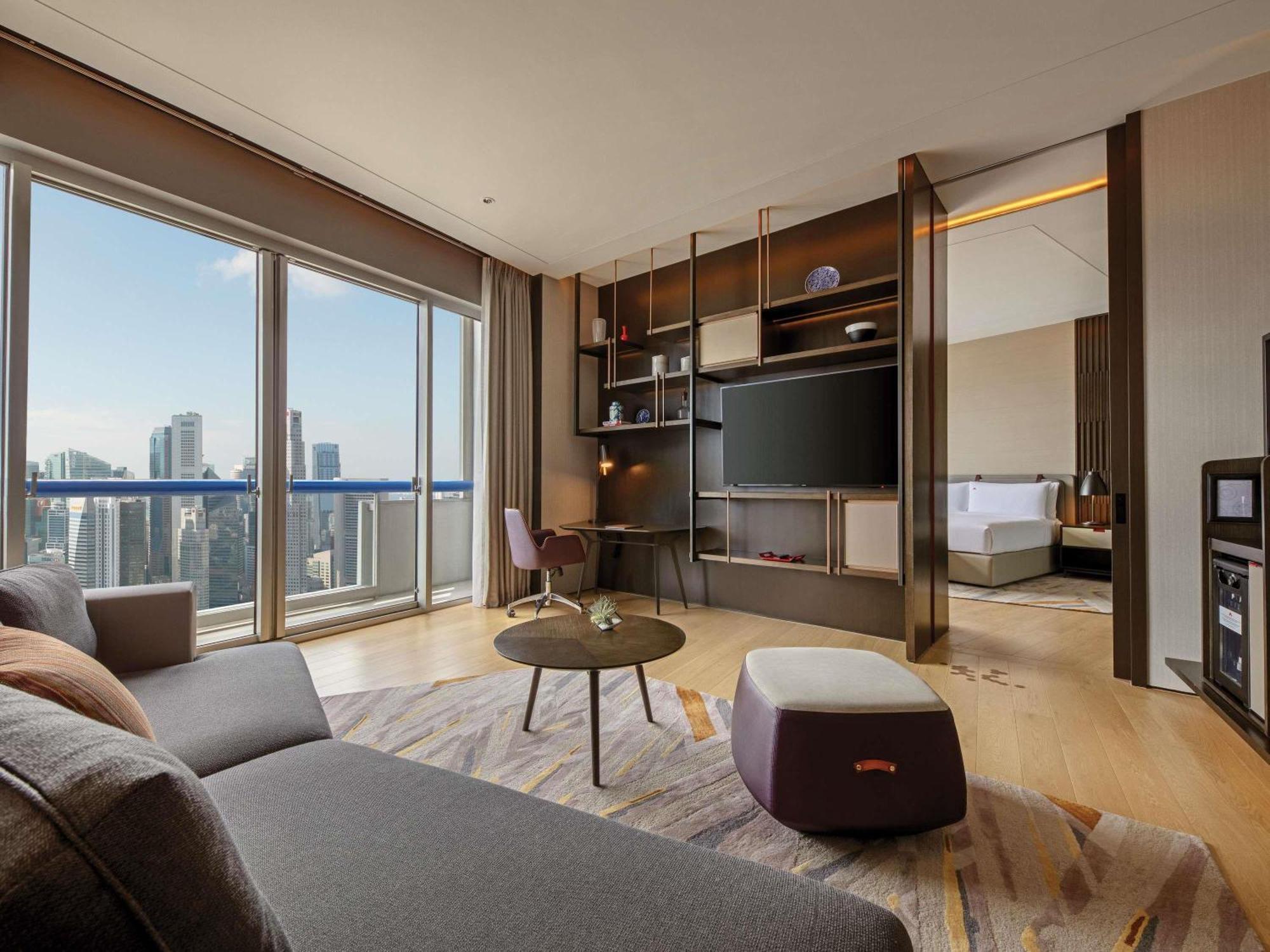 Swissotel The Stamford Hotel 5*