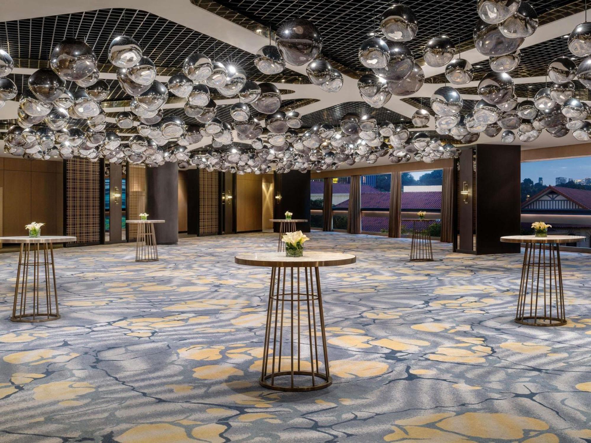 Hotel Swissotel The Stamford 5*