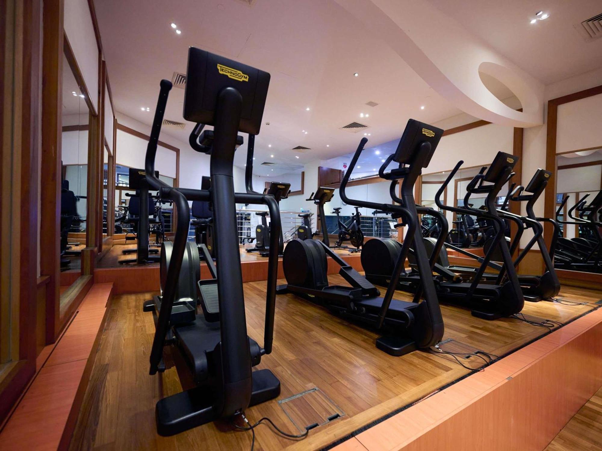 Swissotel The Stamford 5*