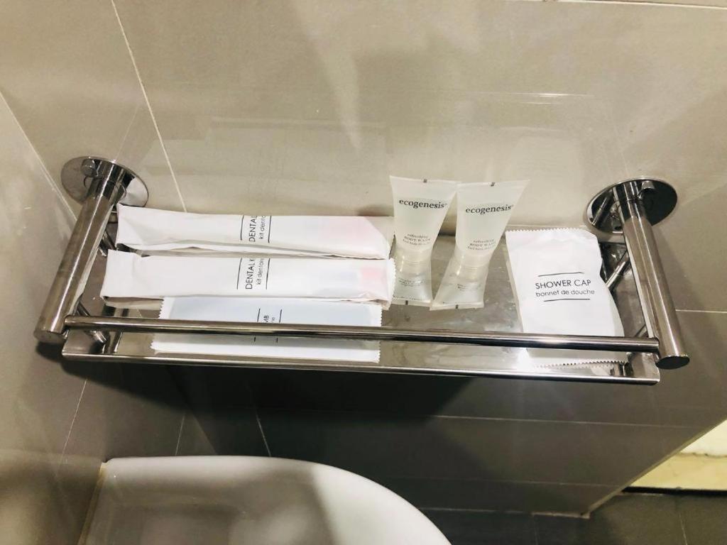 Hotel Jh *
