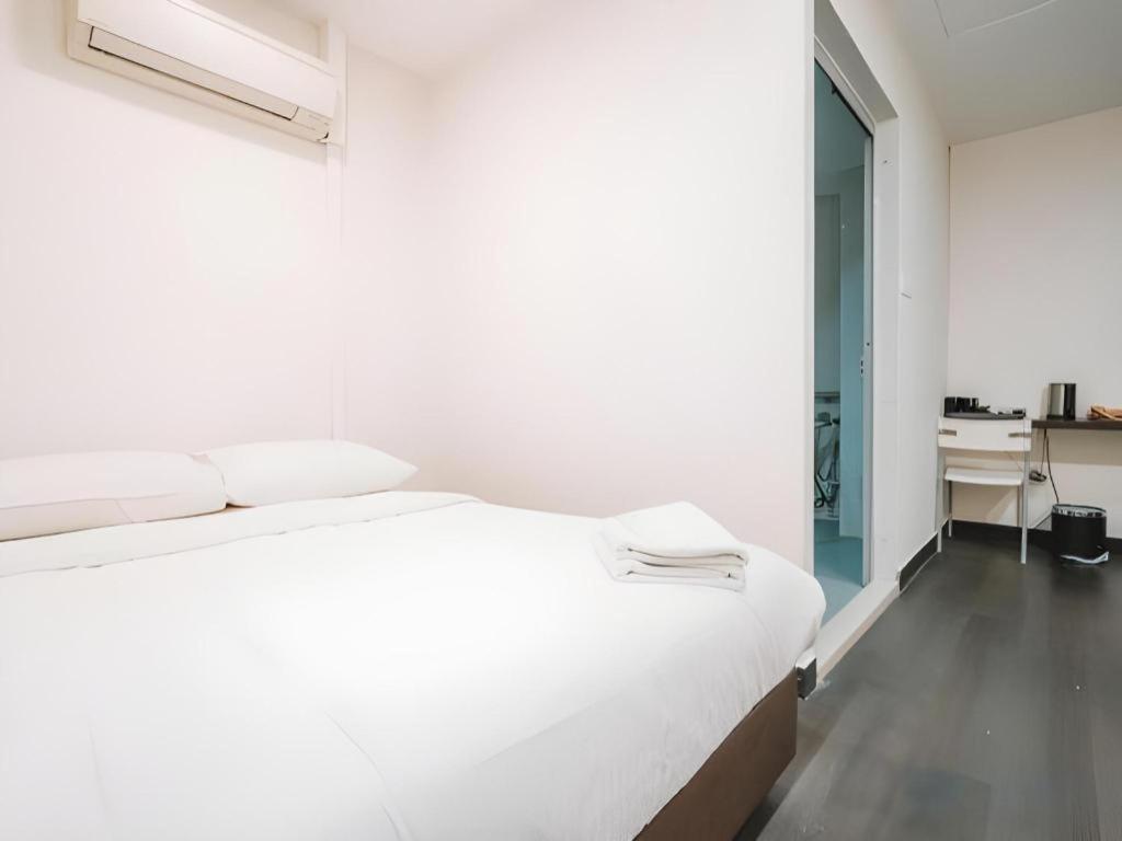 L @ 51 Desker Hotel Singapura