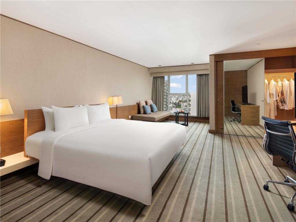 Grand Mercure Roxy Hotel