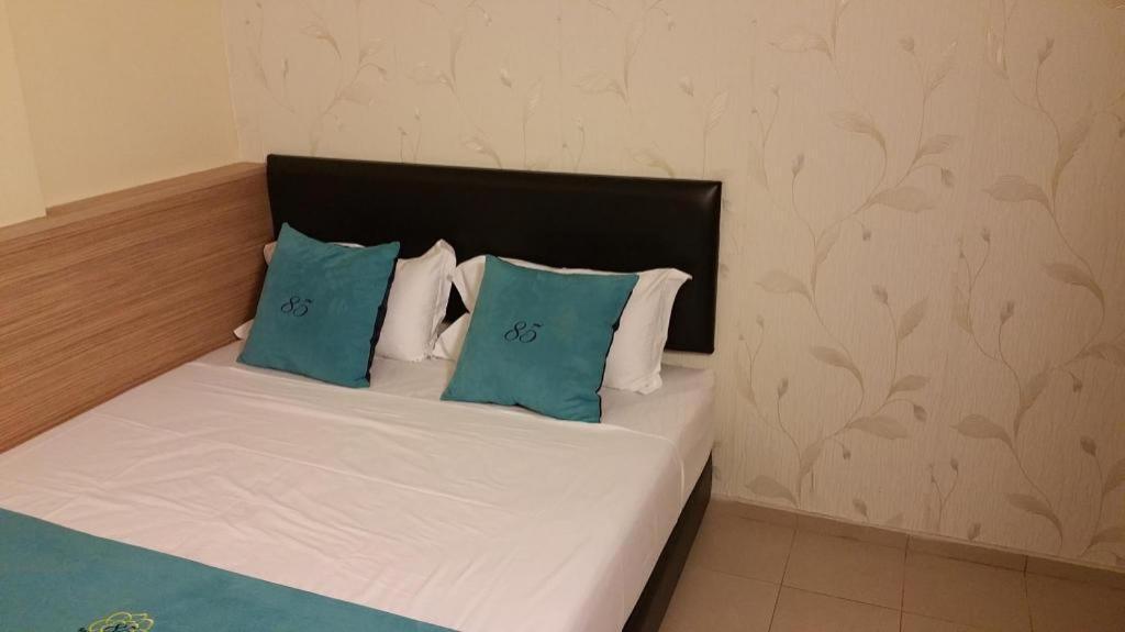 85 Garden Hotel