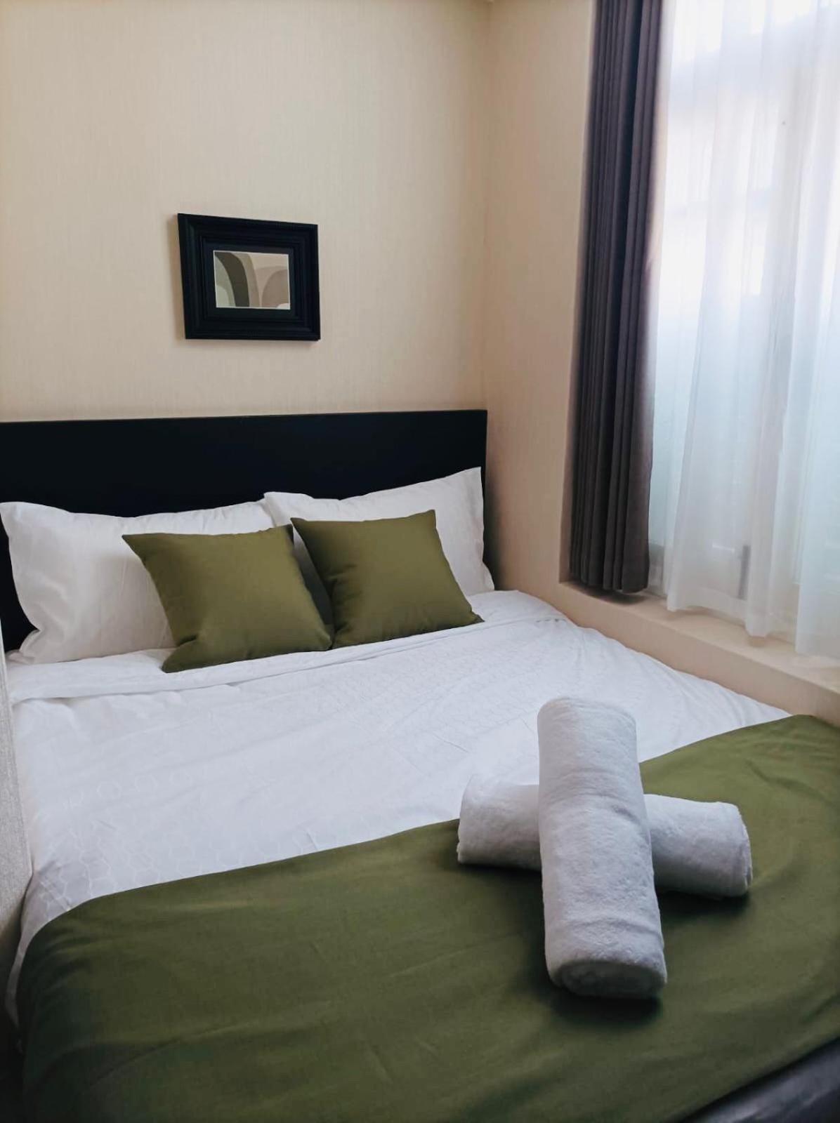1929 - Newly Renovated 3*