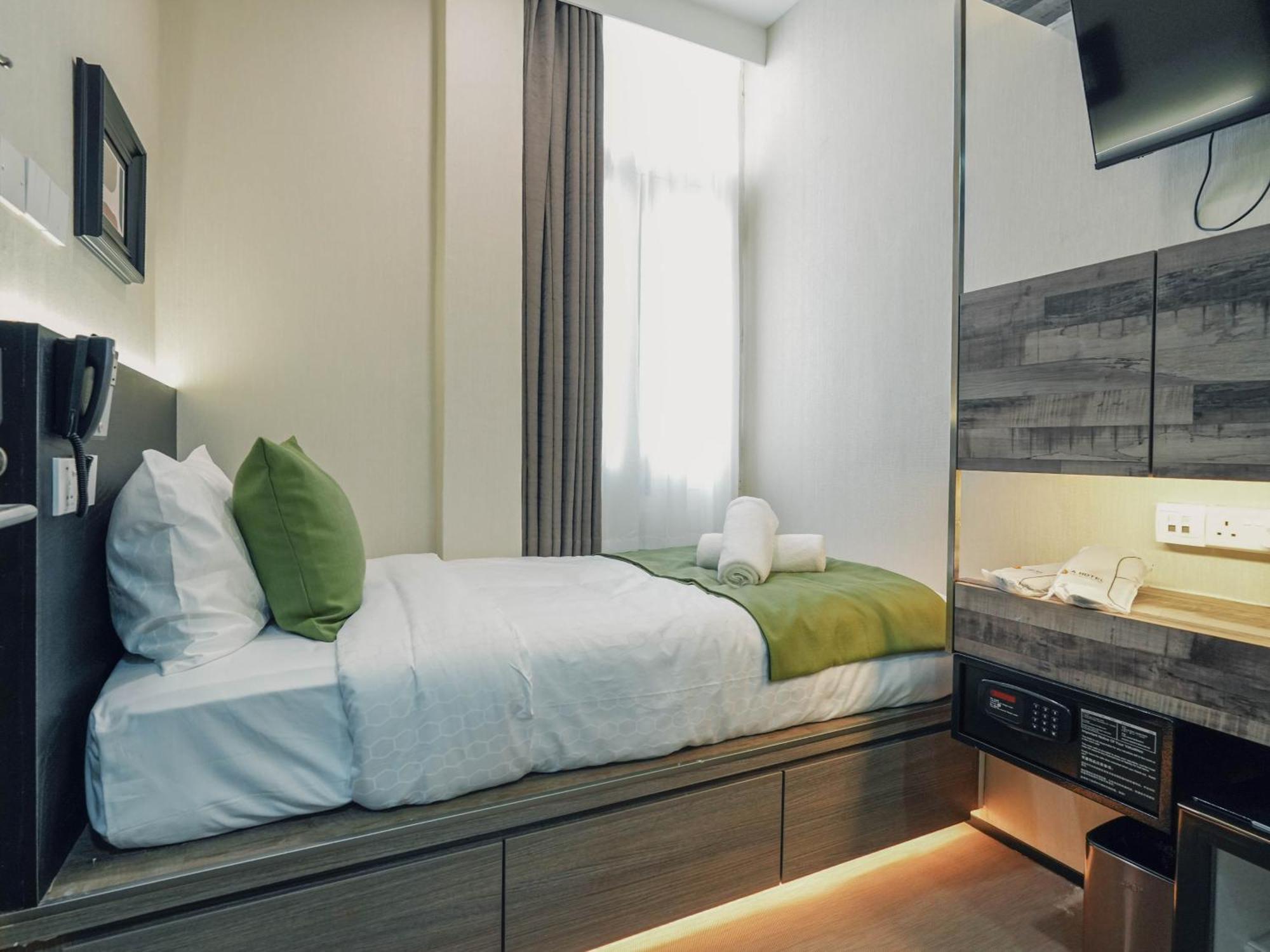 1929 - Newly Renovated 3* Singapore
