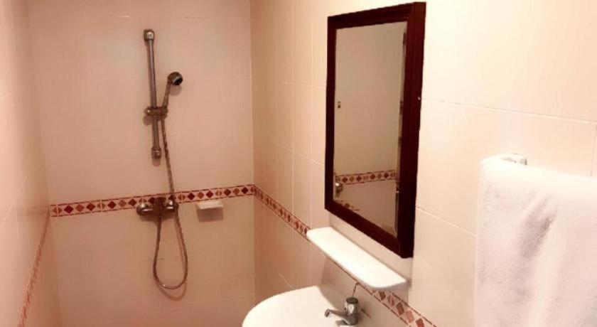 South East Hotel 2*