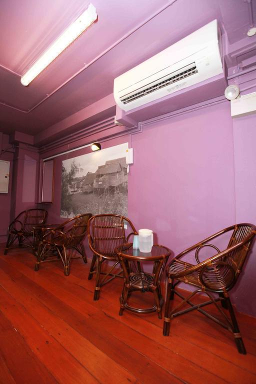 Hostel 60s *
