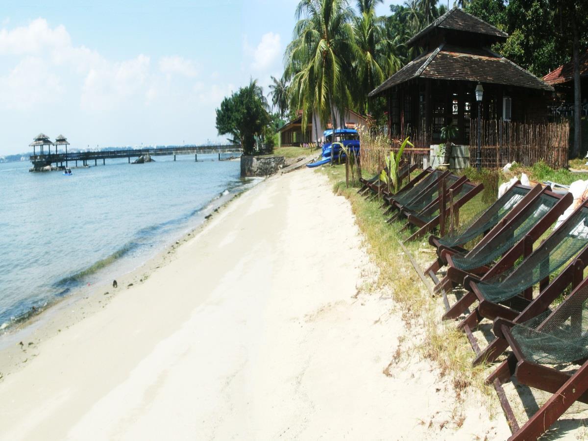 Celestial Ubin Beach Tempat peranginan 3*