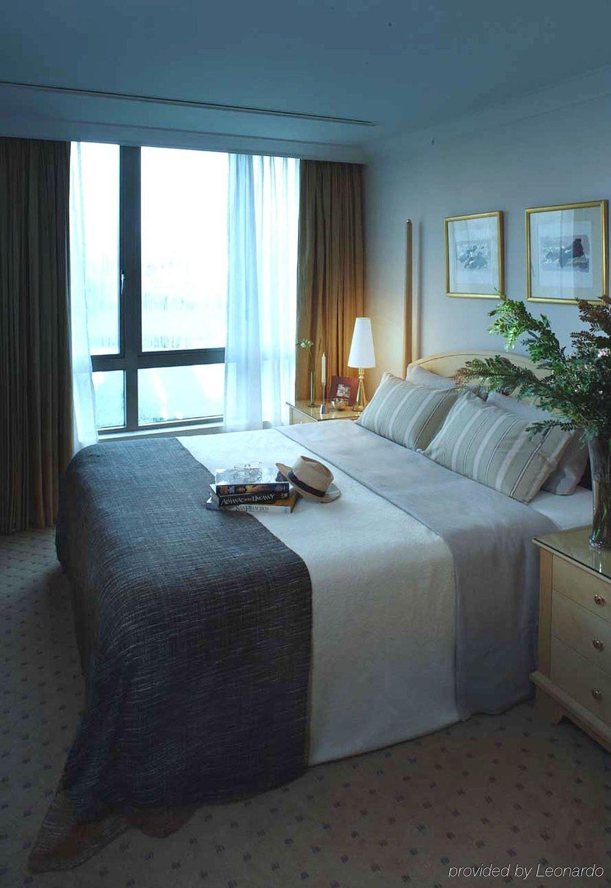 Lanson Place Winsland,