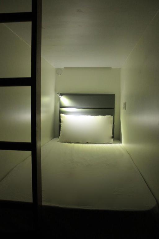 Capsule hotel Capsules @ The Little Red Dot 2*