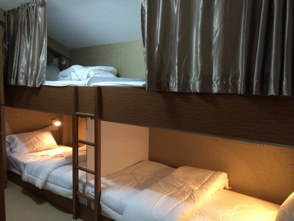 Hotel D & E Pte Ltd Singapore
