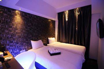 Moon 23 Singapore