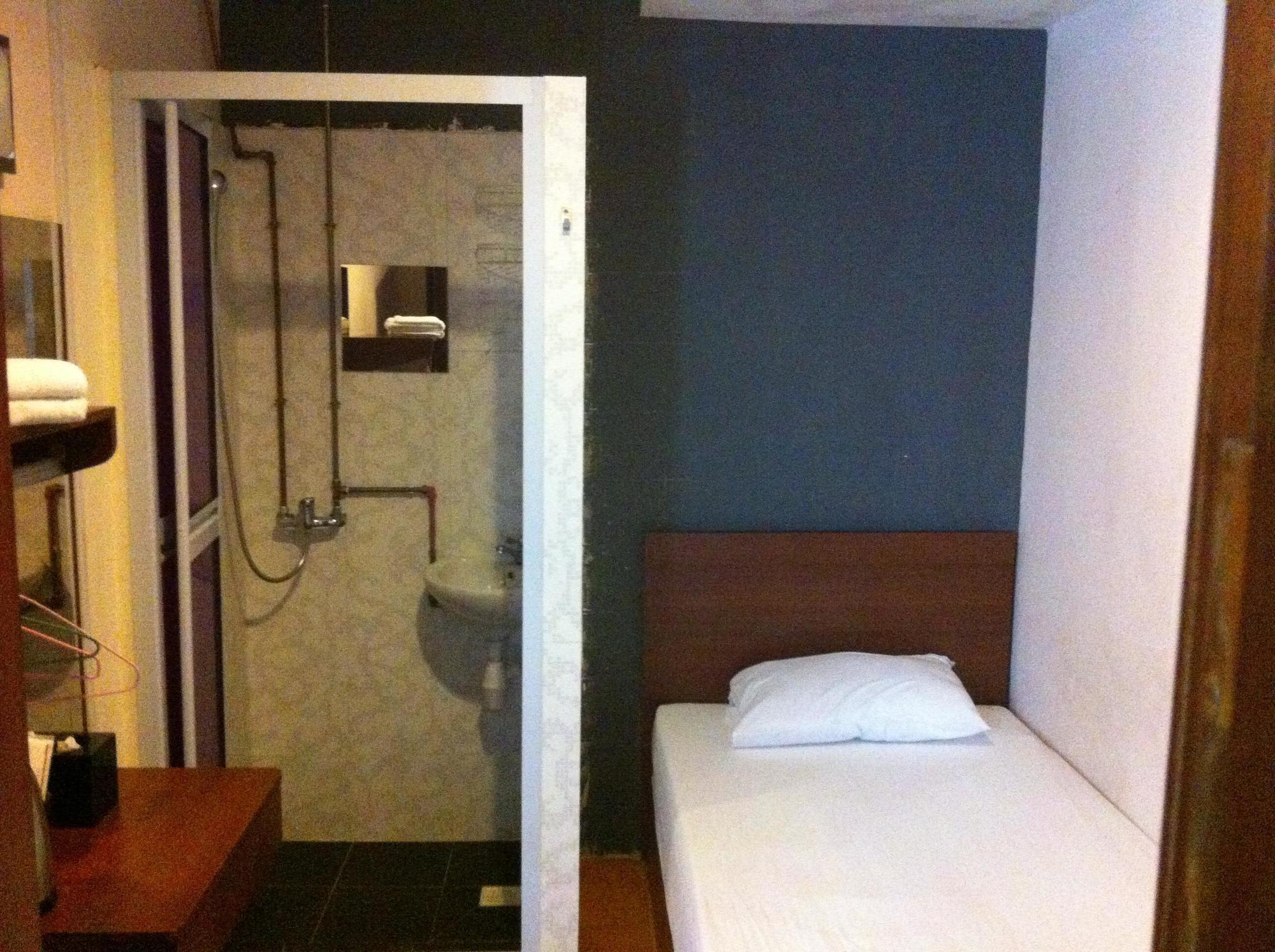Cube Boutique Capsule At Chinatown Capsule hotel