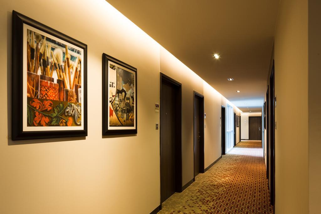 Mercure Bugis 4*