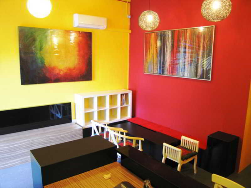 Moni Gallery Asrama *