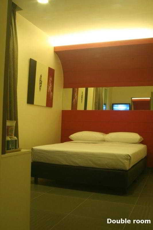 81 Rochor 2* Singapore