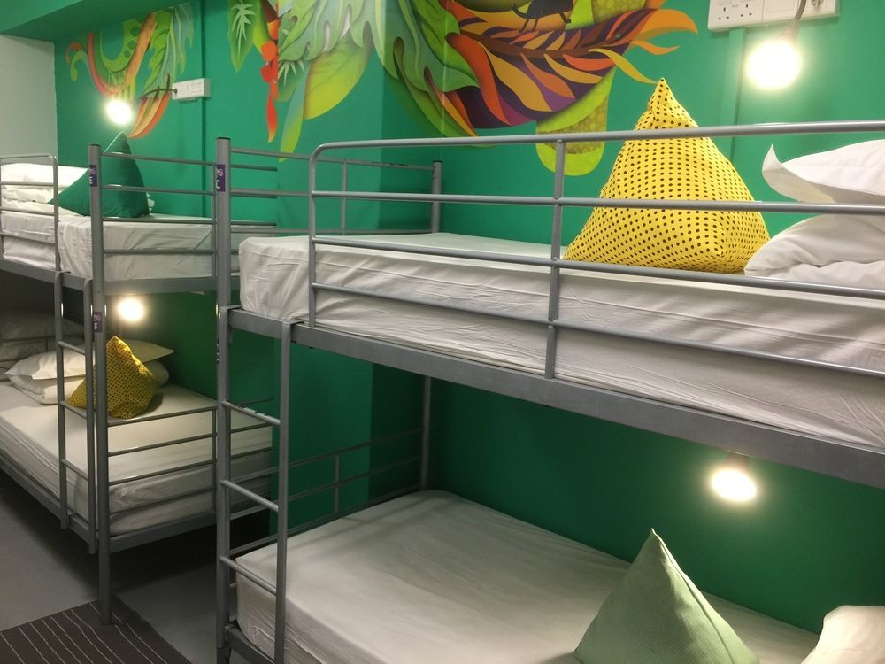 Five Stones Hostel *