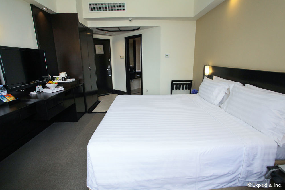 Hotel Furama City Centre